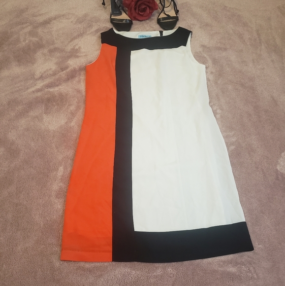 Coco & Tashi Dress - Picture 2 of 9